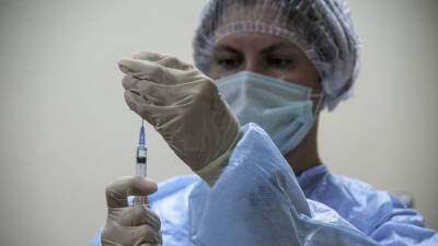 В Татарстане прививку от COVID-19 сделали 4326 человек за сутки - russian.rt.com - республика Татарстан - Оренбургская обл. - Covid-19