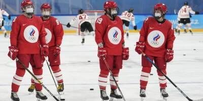 Из-за истерики Канады российских хоккеисток заставили играть в медицинских масках - ruposters.ru - Россия - Канада - Пекин - Covid-19
