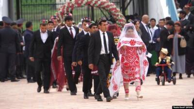 В Кулябе за счет местных предпринимателей провели свадьбы и обряды обрезания для малоимущих - dialog.tj - Таджикистан - Covid-19