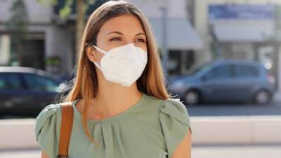 Почему стоит носить маски, даже когда можно их снять: врач объясняет - vesty.co.il - Израиль
