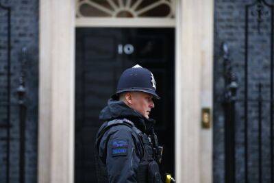 Борис Джонсон - Риши Сунак - Полиция выписала 100 штрафов участникам вечеринок на Даунинг-стрит - rbnews.uk