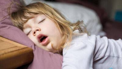 Сколько часов должны спать дети разного возраста и как это влияет на лишний вес - vesty.co.il - Израиль