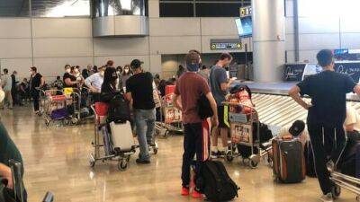 Грузчиков в Бен-Гурионе не хватает: пассажиры по часу ждут багаж - vesty.co.il - Израиль