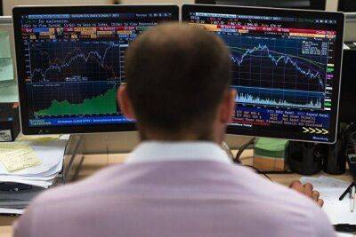 Сша - Япония - Мировые фондовые рынки понесли сильнейшие недельные потери с 2020 года из-за риска повышения ставок - smartmoney.one - Москва - Сша - Англия - Китай - Япония - Швейцария