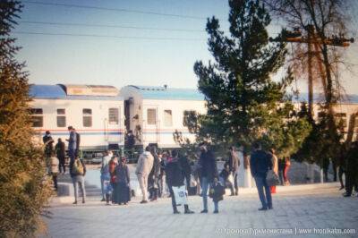 Перекупщики пользуются нехваткой поездов, чтобы продавать билеты в четыре раза дороже - hronikatm.com - Туркмения - Ашхабад