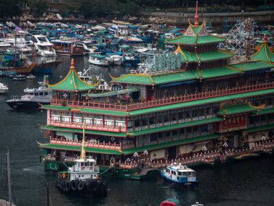 королева Елизавета II (Ii) - В Южно-Китайском затонул известный плавучий ресторан Jumbo. Он считался одним из символов Гонконга - gordonua.com - Украина - Англия - Китай - Гонконг - Гонконг