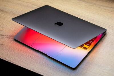 Марк Гурман: из-за локдауна на китайских заводах новый MacBook Air, вероятно, окажется в дефиците, а выход MacBook Pro перенесли - itc.ua - Украина - Китай - Шанхай