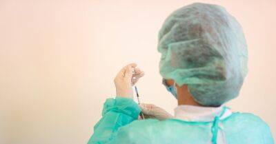 Госагентство лекарств провело повторную оценку случая смерти после вакцинации от Covid-19 - rus.delfi.lv - Латвия - Covid-19