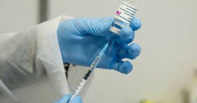 Компенсацию за возможные осложнения после прививки от коронавируса потребовал 21 латвиец - rus.delfi.lv - Латвия
