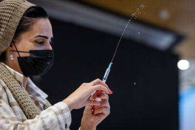 Модерна будет тестировать новую вакцину от коронавируса в Израиле - nashe.orbita.co.il - Израиль