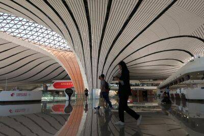 Аэропорт Пекина возобновляет прием международных рейсов впервые с начала пандемии COVID-19 - unian.net - Украина - Китай - Covid-19