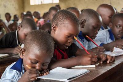 К 2030 году 84 миллиона детей рискуют не ходить в школу (доклад ЮНЕСКО) - obzor.lt - Париж