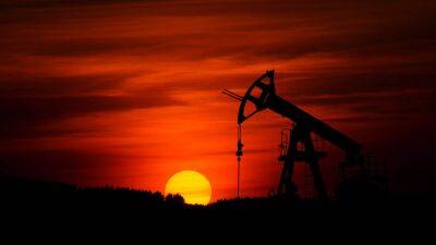 Джозеф Байден - Цены на нефть снова пошли вверх: при чем здесь железная дорога в США и доллар - 24tv.ua - Сша - Китай - state Texas - Президент