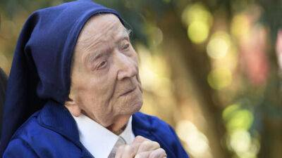 Самая старая женщина в мире умерла в возрасте 118 лет во сне - vesty.co.il - Франция - Италия - Япония - Париж - Израиль