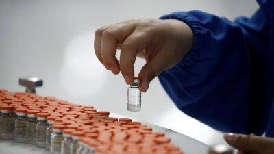 Мао Нин - Bloomberg: Китай отказался от поставок западных вакцин против COVID-19 - svoboda.org - Сша - Китай - Евросоюз